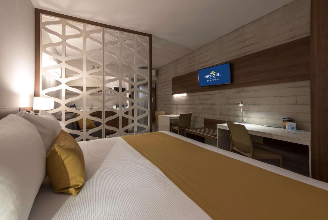 Microtel Inn & Suites By Wyndham Guadalajara Sur Palomar Экстерьер фото
