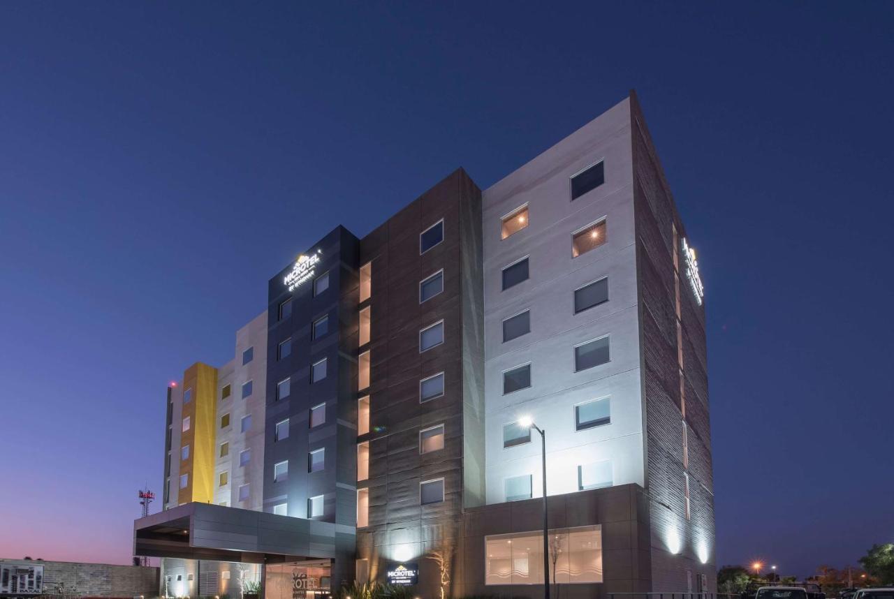 Microtel Inn & Suites By Wyndham Guadalajara Sur Palomar Экстерьер фото