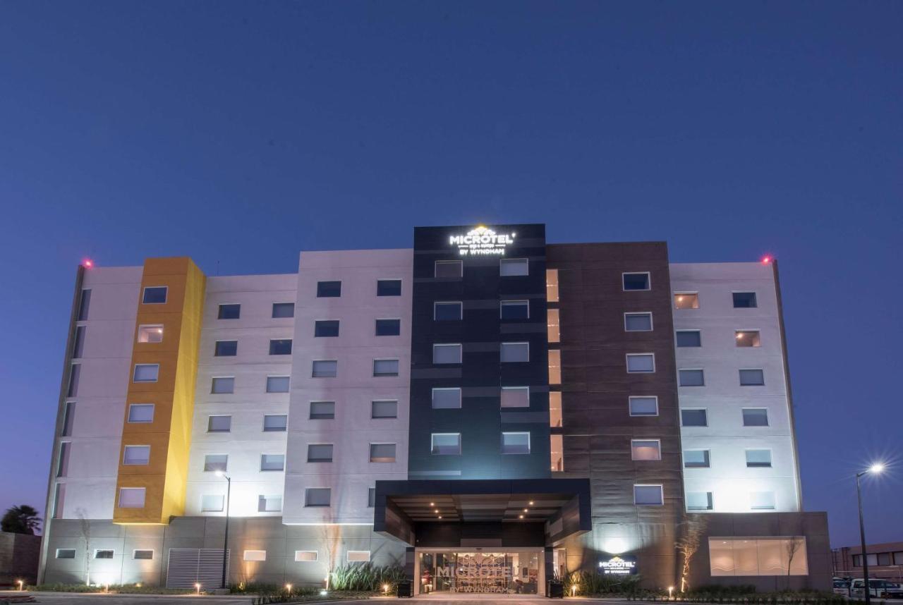 Microtel Inn & Suites By Wyndham Guadalajara Sur Palomar Экстерьер фото